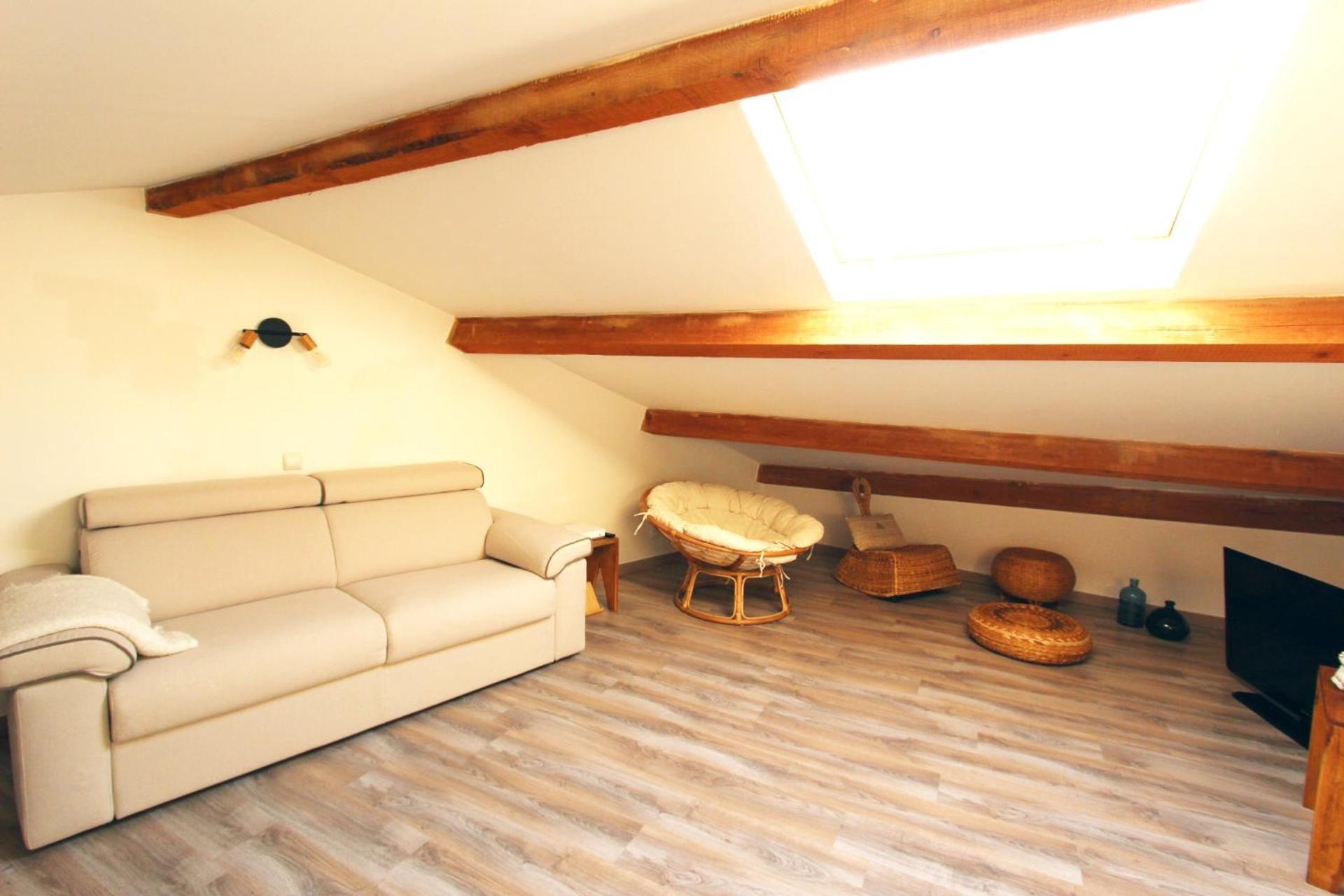 Joli Appartement Avec Balcon Au Coeur De Forcalquier Luaran gambar