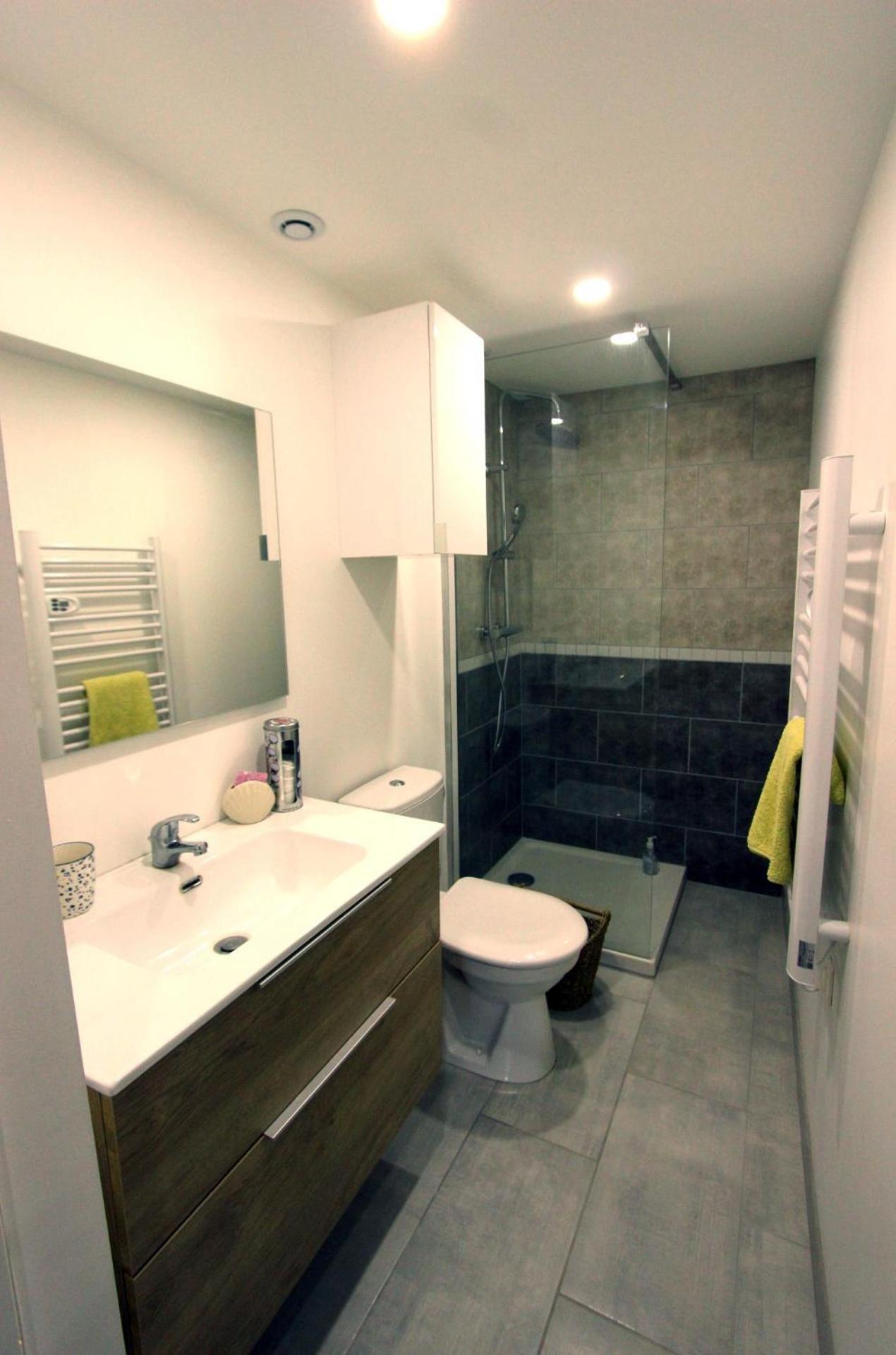 Joli Appartement Avec Balcon Au Coeur De Forcalquier Luaran gambar
