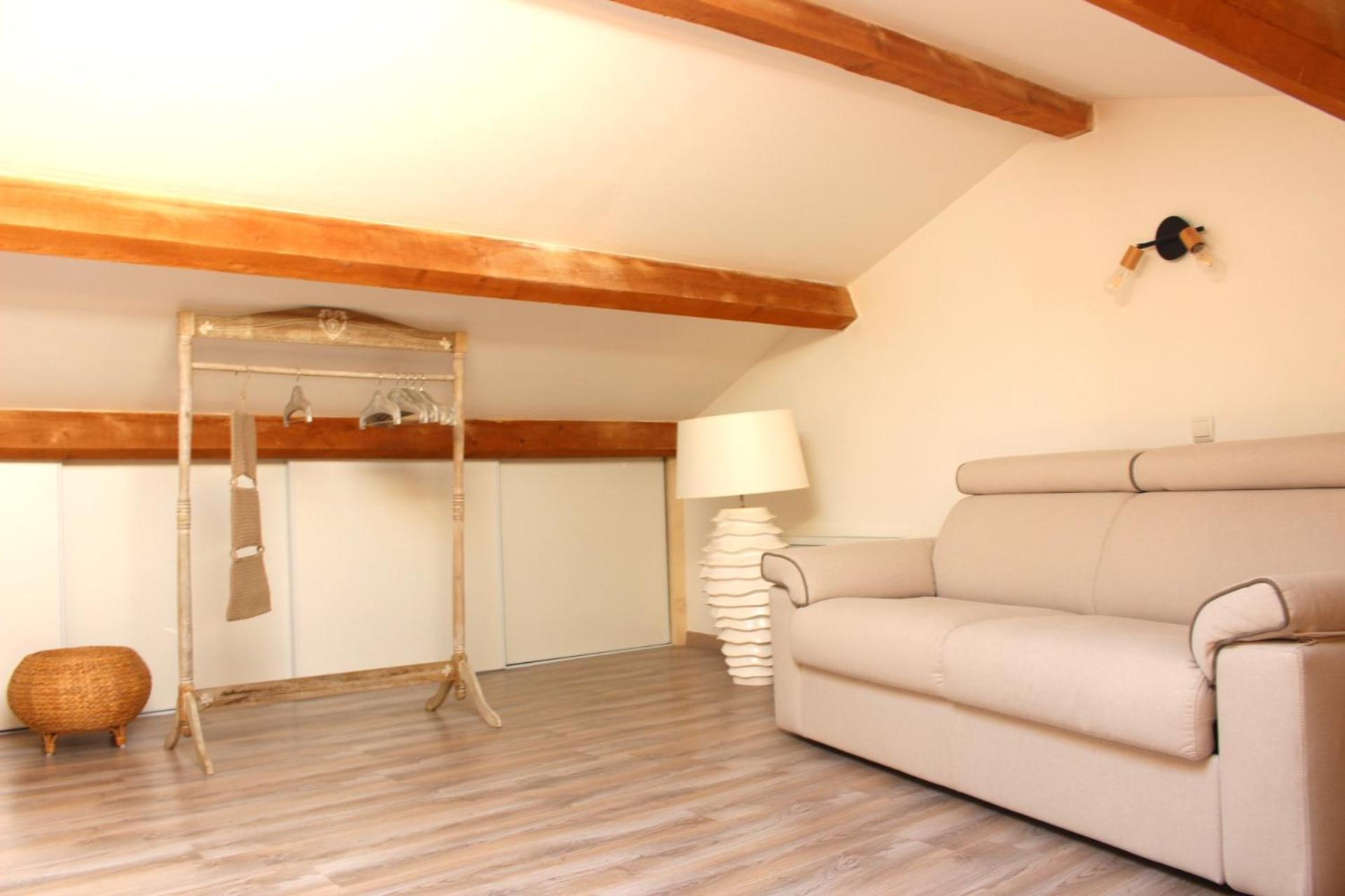 Joli Appartement Avec Balcon Au Coeur De Forcalquier Luaran gambar